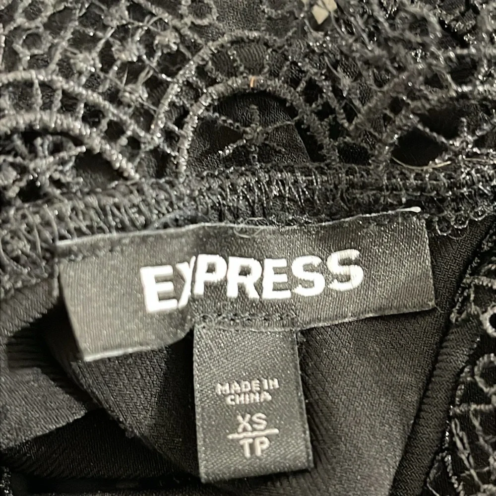 EXPRESS Women Black Crochet V-Neck Sleeveless Blouse Size XS - Picture 6 of 7